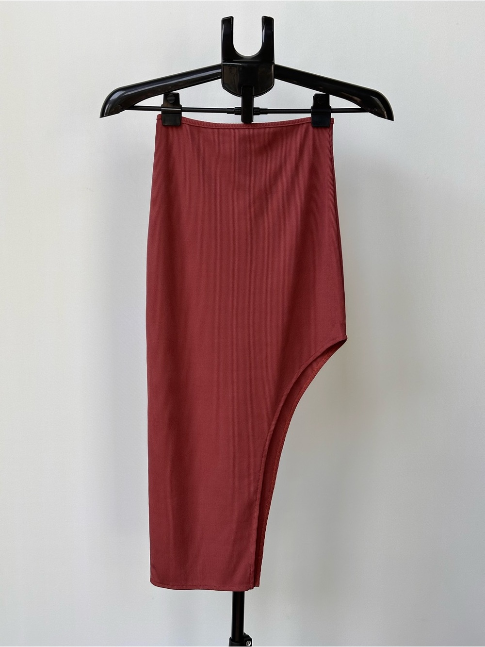 Asymmetrical Rust Red Ribbed Knit Stretchy High Waist Midi Skirt Women’s Size S